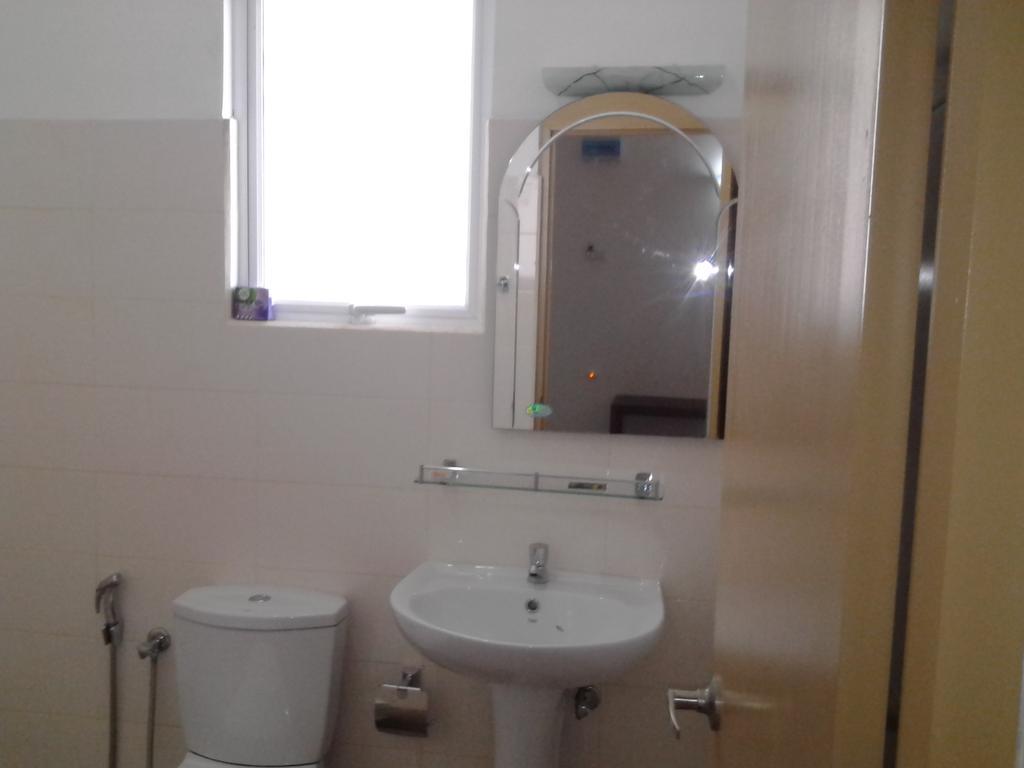 Hotel Oviya Vavuniya Extérieur photo