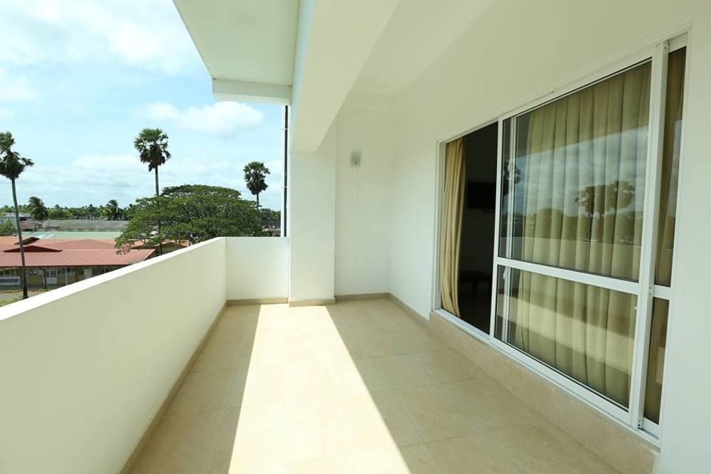 Hotel Oviya Vavuniya Extérieur photo